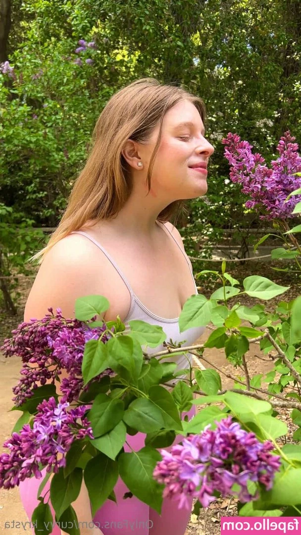 Curvy_Krysta [ curvy-krysta ] - Hey sweet cheeks   I hope you have a great week  Perhaps this will