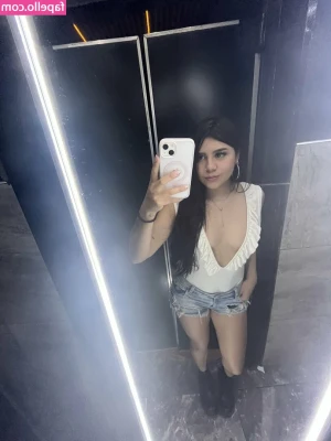 ameliawolfee - What kind of content would guys like to see in the future  I wanna do