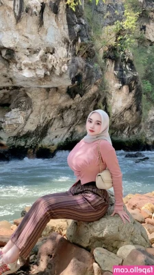 nraniptri - I’m actually shy in real like. Do you believe me?😏