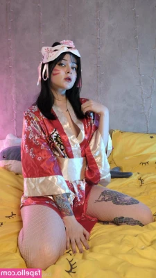 Awondrr - Saturday night and I m home alone   come give me some love part 1