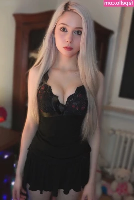 sickEmoAngel - Imagine me squatting on your cock like this