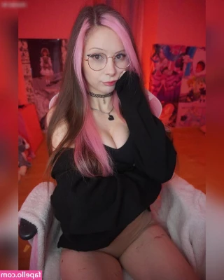 sickEmoAngel - What would you rather see?