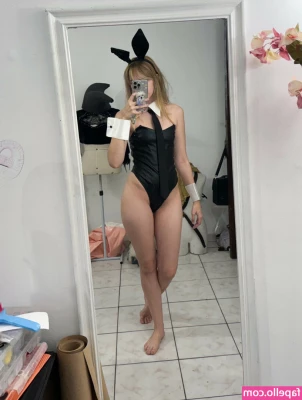 Memepantazis [ memepantazis-1 ] - My clit is looking so suckable tonight! 👅