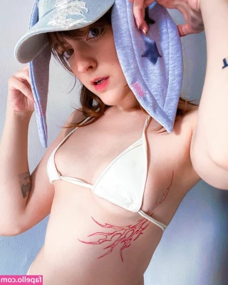 Memepantazis [ memepantazis-1 ] - The feel of these nylons on My legs