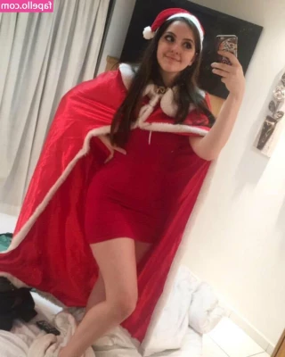 Memepantazis [ memepantazis-1 ] - Stroking my fat lolipop for you in some comfy knitwear 🥵🥰 I