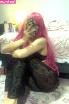 skatelyngames - Should I wear this bathing suit to the beach  would people mind
