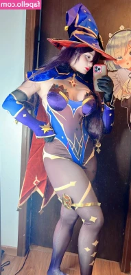 Natsumi Louise [ natsumi-louise ] - a little something for the weekend 😇