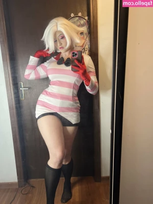 Natsumi Louise [ natsumi-louise ] - 🌌🔫 MAY THE FOURTH BE WITH YOU! ⚔️👾 In celebration of