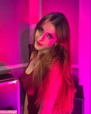 luweazl - Spank me big boy