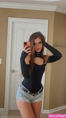 luweazl - Frotting with  leandrobellmer   I love to rub my dick against his