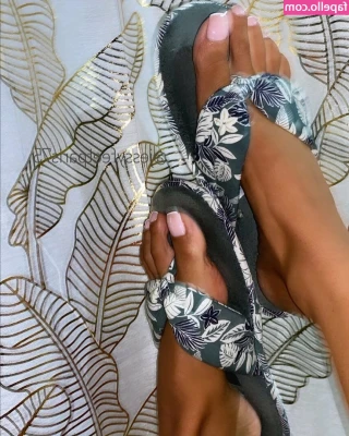 Jessyfeetparis - Happy New Year  All Business  I need tips and take requests