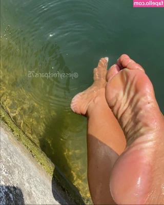 Jessyfeetparis - CUTE AS FUCK  bliss_phibiee   THIS 18 YO FRESH PUSSY  bliss_phibiee