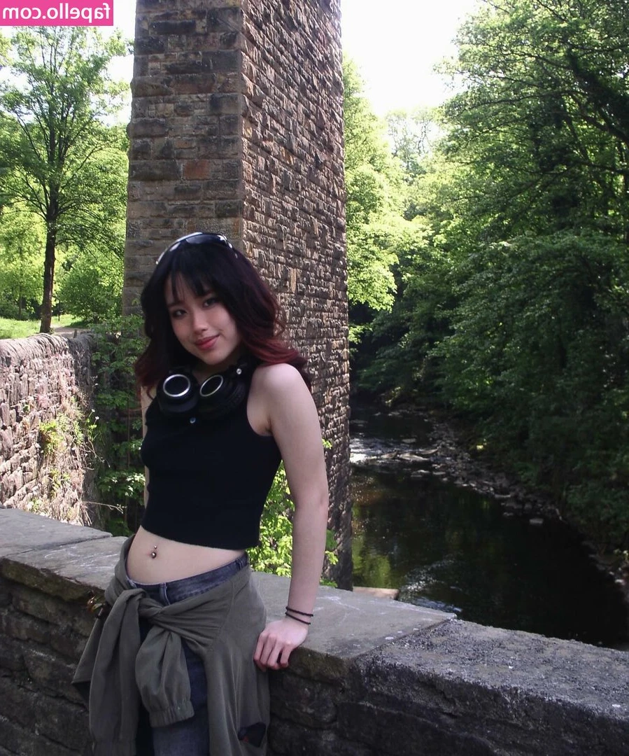 Claudia Rue [ claudia-rue ] - Can I be your bad girl  baby