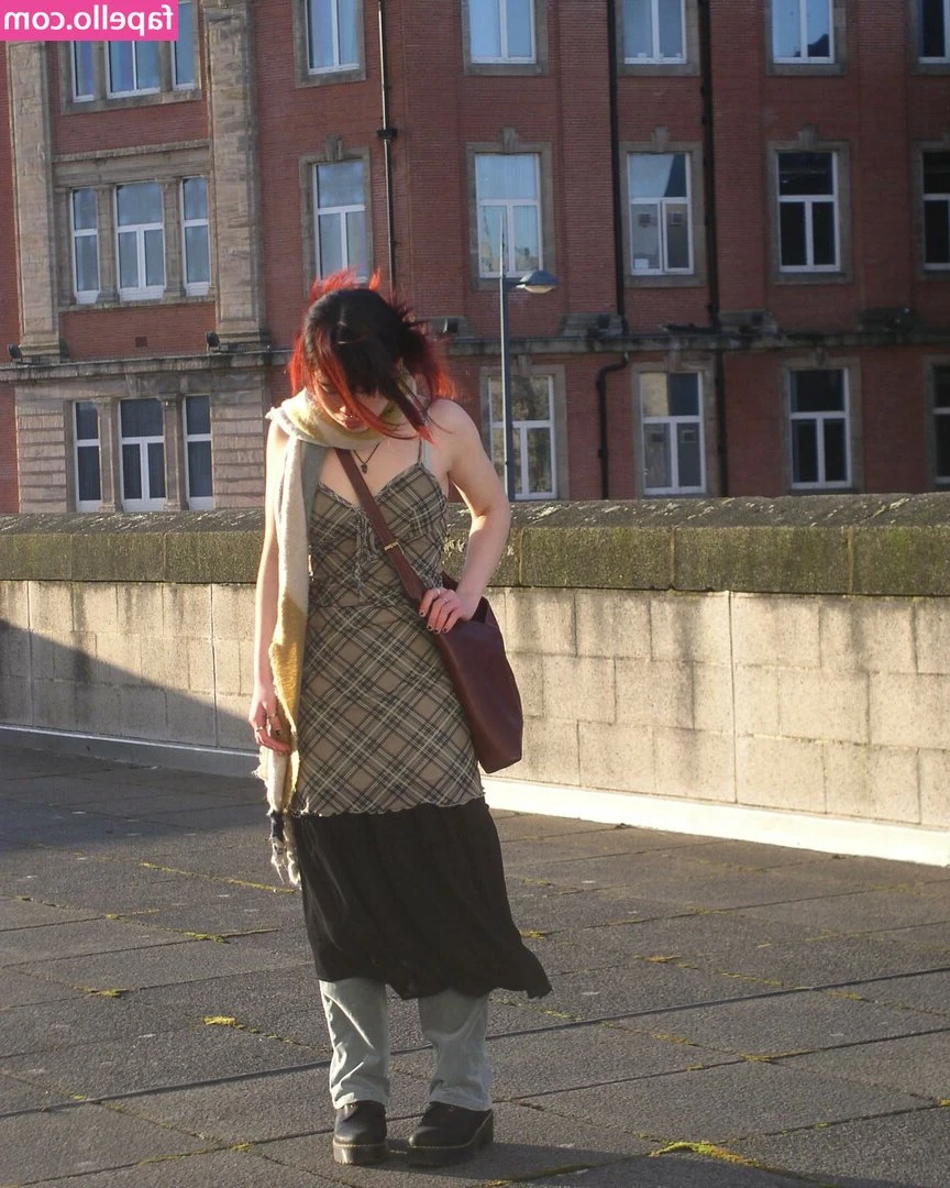Claudia Rue [ claudia-rue ] - The Roman Bath Tub   When they got back to the studio  she was