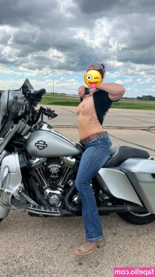 backwoodsbarbie52 - Titania Farting In Jeans! The sounds that these farts make is just