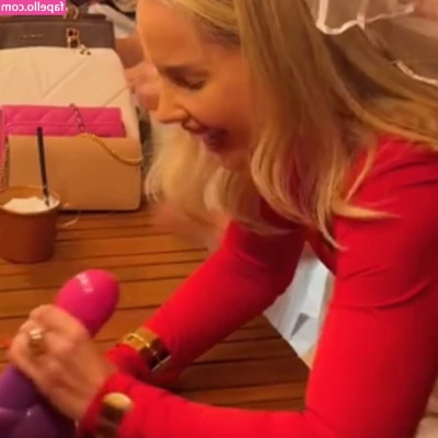 deboracunha - I love all cock but BBC is my favorite
