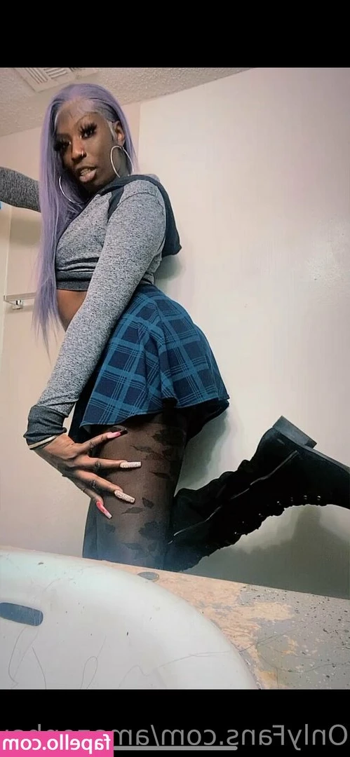 amazonbaycardi - This slutty girl is horny and wants your cock in my ass. 🍆💦😈