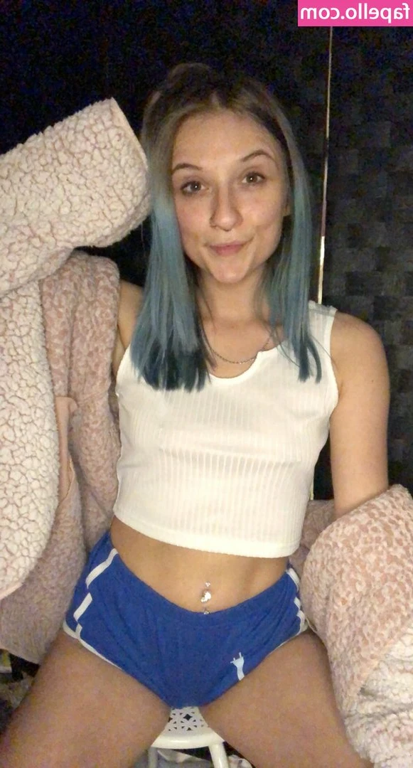 suzie.snowflake5 [ suzie-snowflake5 ] - Hey daddy