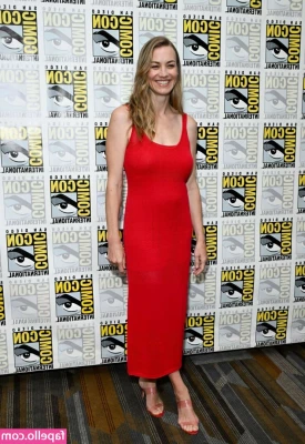 Yvonne Strahovski [ yvonne-strahovski ] - Good morning   I had a really bad night s sleep  so be extra nice to