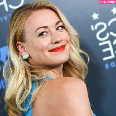 Yvonne Strahovski [ yvonne-strahovski ] - 🇬🇧 Feeling good in the water 💚  🇮🇹 Come si sta bene in