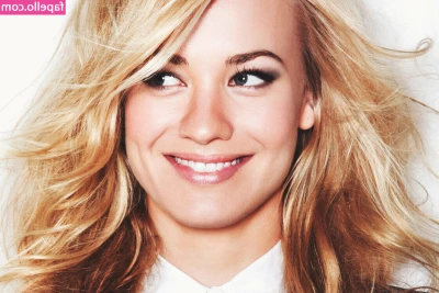 Yvonne Strahovski [ yvonne-strahovski ] - I’ve had a very busy day of packing, shopping & now sunning