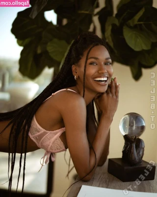 Alie Davis [ alie-davis ] - Que les parece mi baile bb este en tik tok de seguro me lo bajarían