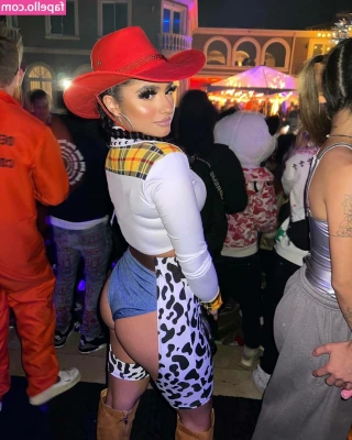 Tatiana McQuay [ tatiana-mcquay-1 ] - Miami girl   Who wants to shoot sometime