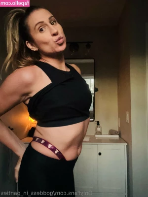goddess_in_panties [ goddess-in-panties ] - 10 media for you to have a lot of fun with me 🌹