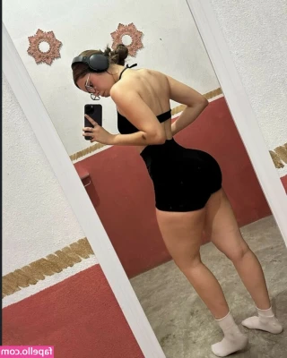 vero_gaucinn [ vero-gaucinn ] - Going to a Dolly Parton tribute show tonight… do you think my boobs