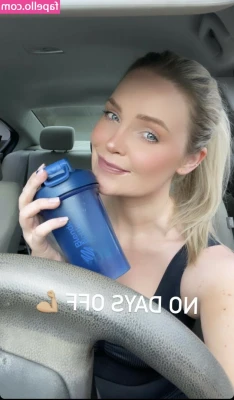 Hailey Malles [ hailey-malles ] - At work today 😈
