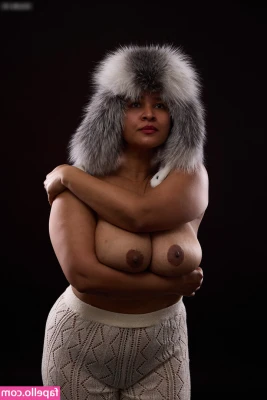 MaSKaPhotoModel - Look how huge my boobies are    I want you to take your cock and put