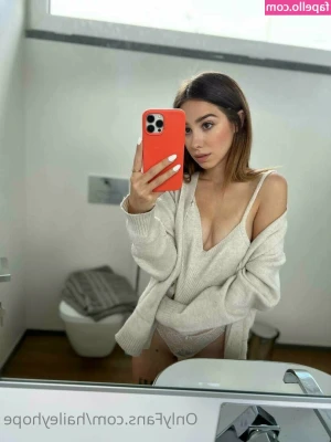 HaileyHope - Come wake me up