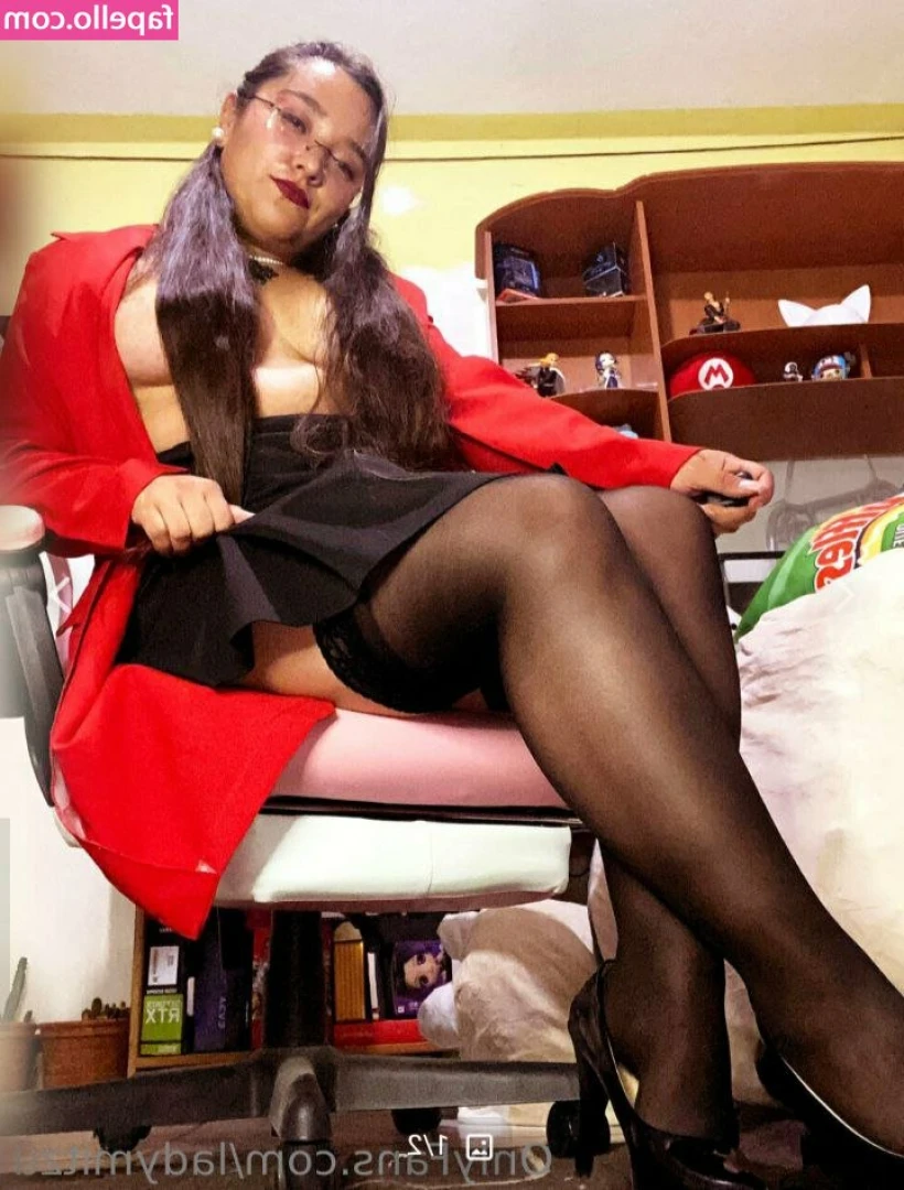 Ladymitzu - I love to have rough sex   Slap my ass  grab my throat pull my hair 