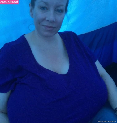 Chelsea Charms [ chelsea-charms ] - someone broke into my house and left me that way   Invadiram minha