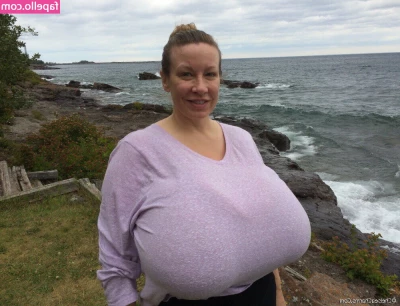 Chelsea Charms [ chelsea-charms ] - Blurry but still fucking cute