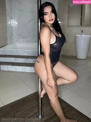 katilove0 - like this pic if you want my ass 😈