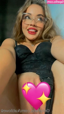 katilove0 - Hot Latina with natural curves very horny waiting to play whatever