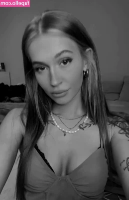 Liz29blr - I'm dolled up who wanna see me live?