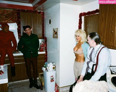 Kim Kardashian [ kim-kardashian ] - Need a lifeguard? ⛑️