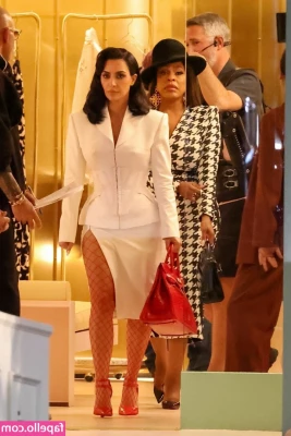 Kim Kardashian [ kim-kardashian ] - Always stripping for you