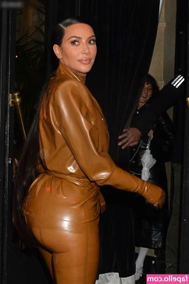 Kim Kardashian [ kim-kardashian ] - Ebony Femdom scene coming out tomorrow! 🔥 Are you ready to see me