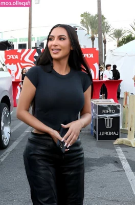Kim Kardashian [ kim-kardashian ] - i want someone to make me cream