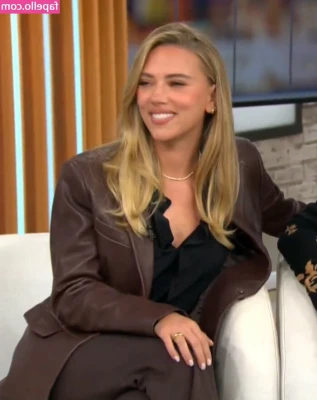 Scarlett Johansson [ scarlett-johansson ] - hooking up with brad bc he has a THICK dick