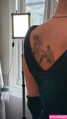 Scarlett Johansson [ scarlett-johansson ] - Hump Day baby...Do you like mine? 🍑😈😏 part 1