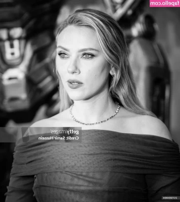 Scarlett Johansson [ scarlett-johansson ] - Baby you re so cruel    armpitsweat  sexypits  underarms  armpits
