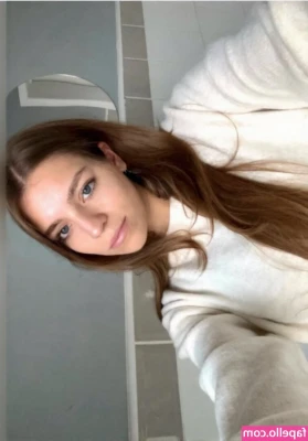 Elly Marie [ elly-marie ] - Cum all over me please! 😍