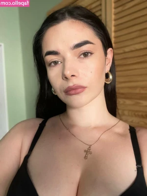 nannerl_lee [ nannerl-lee ] - I did a custom recently that asked for a messy bun and i felt so cute
