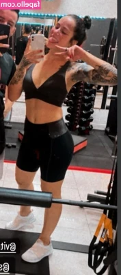 Fernanda Bommerich [ fernanda-bommerich ] - Dancing is fun tbh