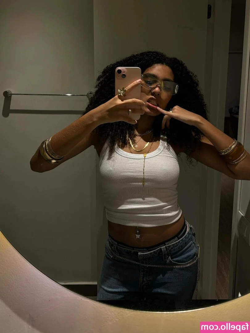 Evellyn Vascs [ evellyn-vascs ] - Thanks for the nipple clamps    Hurts SO GOOD