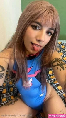 Tsukasa Pink [ tsukasa-pink ] - Was HOT enough to tan today! Even had a oil guy come help me out for